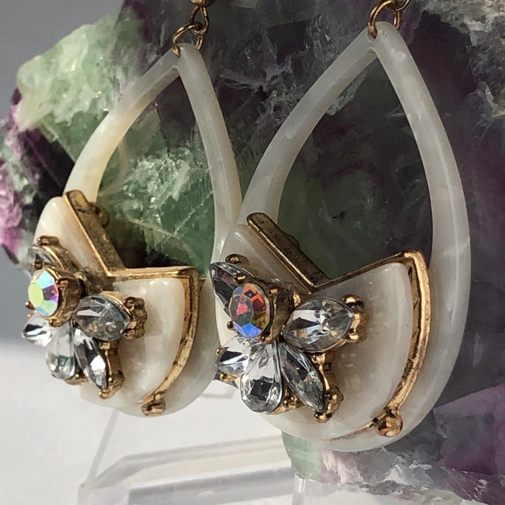 Pearlescent Statement Dangle Drop Earrings - image 3